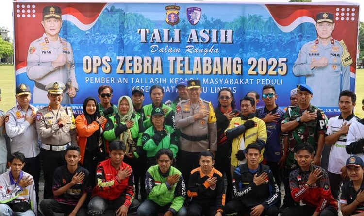 Kapolda Kalteng Beri Tali Asih Bagi Komunitas Ojol dan ERP