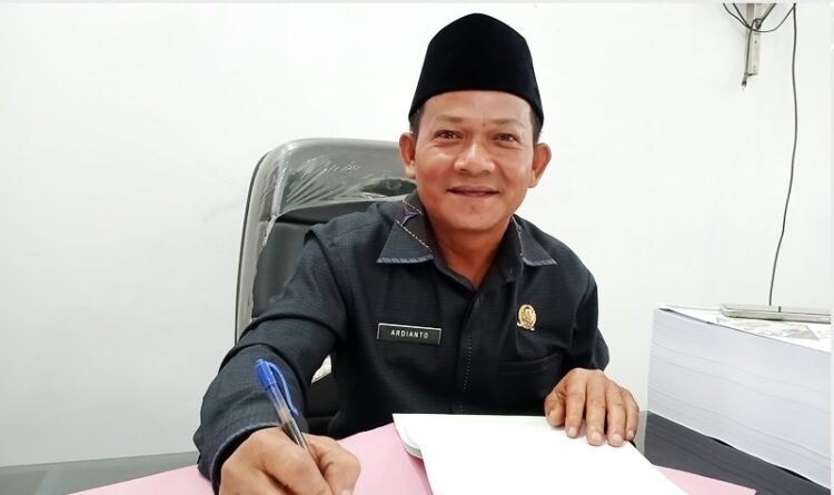 Bantuan Sosial Pemkab Ringankan Beban Warga Desa Benangin
