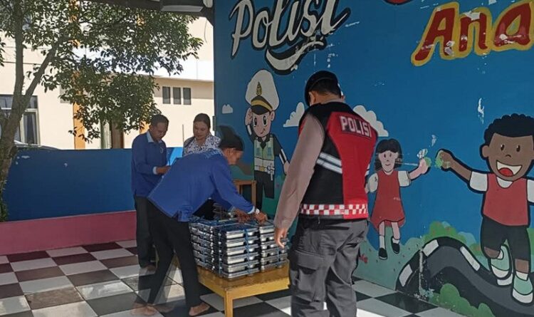 1.275 Siswa Terima MBG, Polresta Palangka Raya Lakukan Pengawalan Distribusi