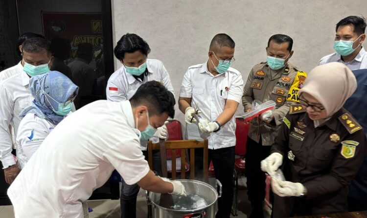 Polda Kalteng Musnahkan 1kg Lebih Sabu, Hasil Pengungkapan 12 Kasus